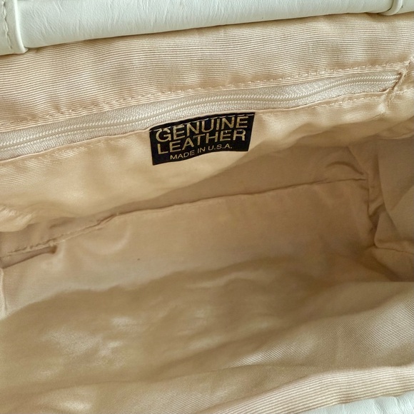 Vintage 80s White Leather Bow Statement Bag – Made in USA - Picture 6 of 7